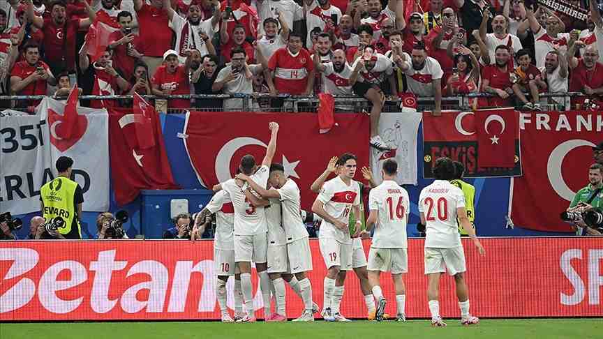 A Milli Futbol Takımı, adını son 16 turuna yazdırdı Türkiye 2-1 Çekya