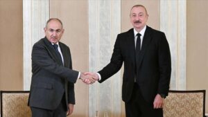 Aliyev ve Paşinyan, Abu Dabi'de bir araya geldi