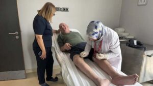 Alzheimer ve demans hastaları İstanbul'daki huzurevinde etkinliklerle yaşama bağlanıyor