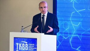 Bakan Şimşek Gelişmekte olan ülkelerden para çıkarken Türkiye'ye çok ciddi bir şekilde kaynak girişi var