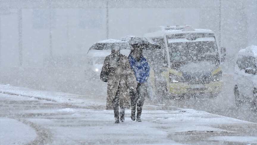 Bazı illerde kar etkili oldu
