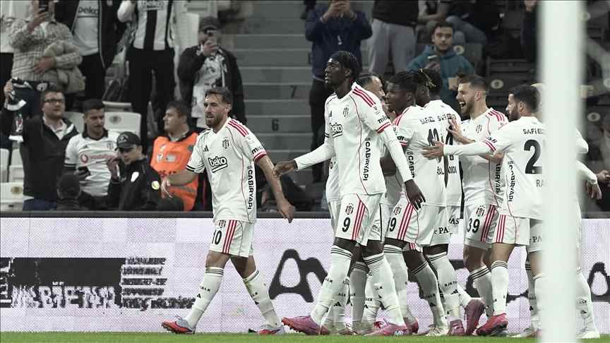 Beşiktaş 3 puanı 3 golle aldı Beşiktaş 3-1 Kocaelispor