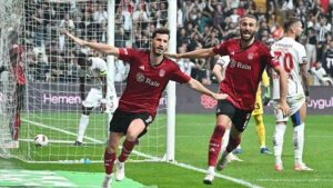 Beşiktaş 3 puanla moral buldu: Beşiktaş 2-0 Gaziantep FK