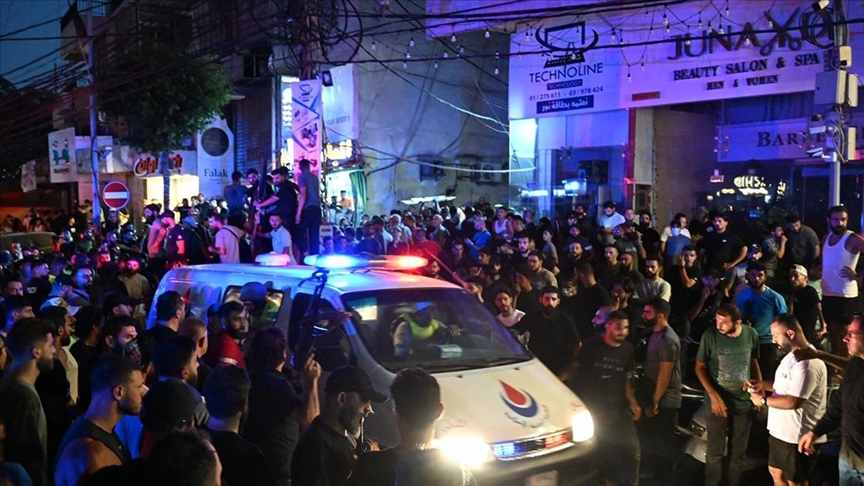 Beyrut’ta Hizbullah’ın kalesinde meydana gelen patlamada 3 kişi öldü, 74 kişi yaralandı