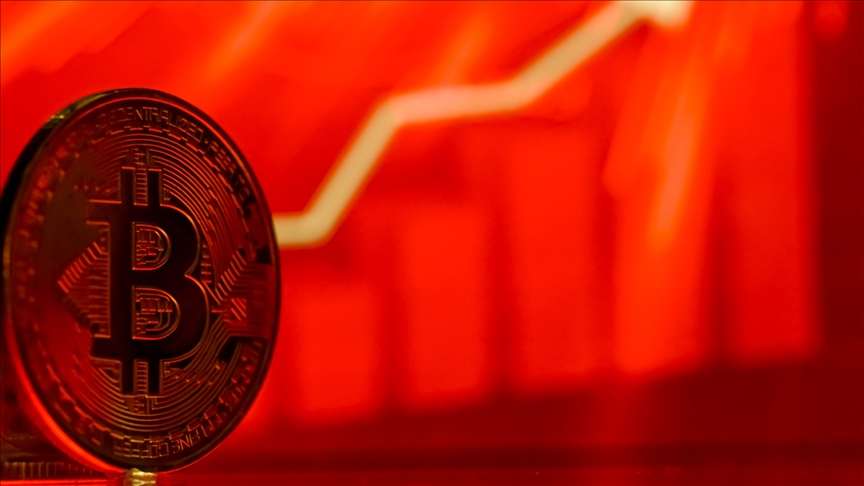 Bitcoin tarife belirsizliğiyle 75 bin doların altına indi