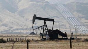 Brent petrolün varil fiyatı ABD-İran uzlaşısı beklentisiyle yüzde 5'in üzerinde geriledi