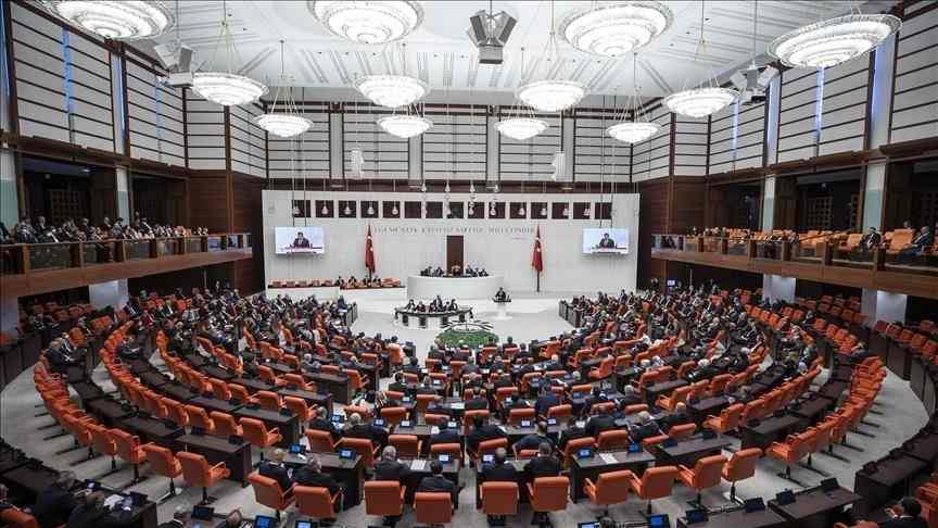 Çalışan emeklilere 5 bin lira verilmesini öngören madde TBMM Genel Kurulunda kabul edildi