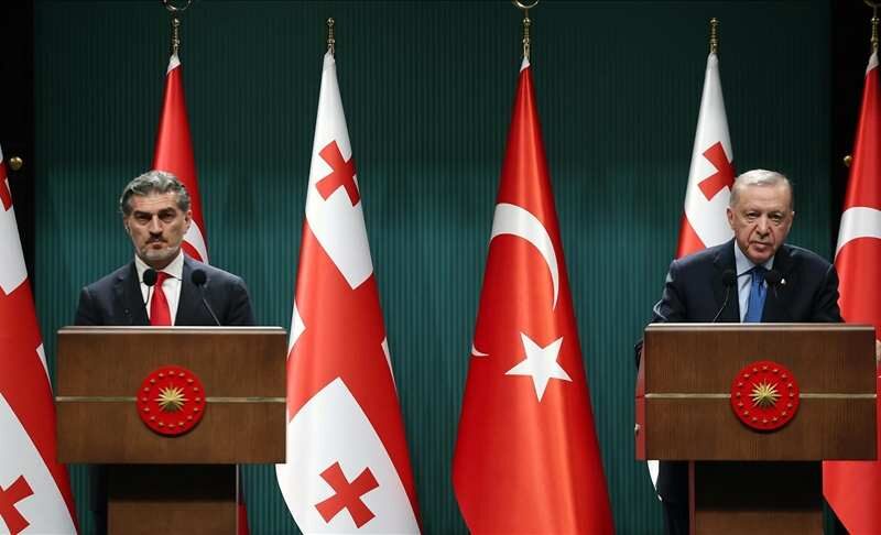 Cumhurbaşkanı Erdoğan Bakü-Tiflis-Kars Demiryolu'nun tam kapasite çalışmaya başlaması ehemmiyet arz etmektedir