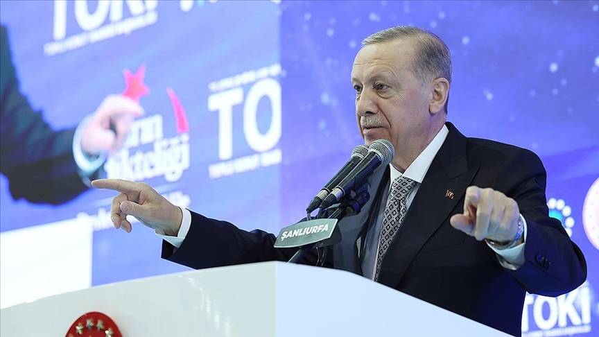Cumhurbaşkanı Erdoğan Depremzedelerimizi en kısa sürede yeni ve güvenli yuvalarına kavuşturmak için koşturacağız