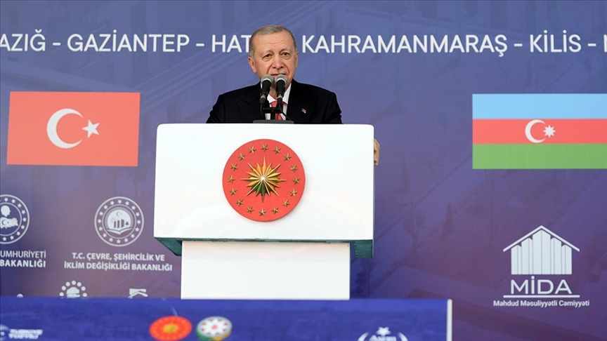 Cumhurbaşkanı Erdoğan En kısa sürede asrın felaketinin şehirlerimizde açtığı yaraları sarmanın derdindeyiz