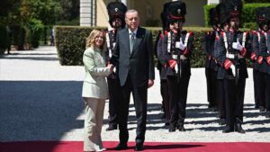 Cumhurbaşkanı Erdoğan, İtalya'da resmi törenle karşılandı