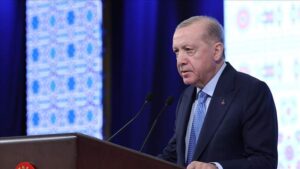Cumhurbaşkanı Erdoğan Yürek yüreğe verdiğimiz müddetçe bulunduğumuz asra Türk dünyasının mührünü vuracağımızdan eminiz