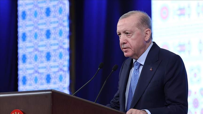 Cumhurbaşkanı Erdoğan Yürek yüreğe verdiğimiz müddetçe bulunduğumuz asra Türk dünyasının mührünü vuracağımızdan eminiz