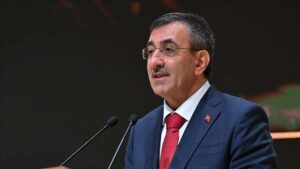 Cumhurbaşkanı Yardımcısı Yılmaz: Orta Vadeli Program sonunda enflasyonun tek haneye kalıcı inmesini hedefliyoruz