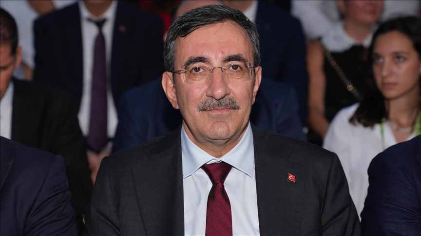 Cumhurbaşkanı Yardımcısı Yılmaz Yıl sonu itibarıyla inşallah bu yılki bütçe açığımız yüzde 5'in altına gelecek