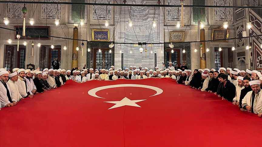 Din görevlileri Fatih Camisi'nde birlik ve huzur için buluştu