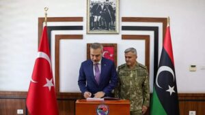 Dışişleri Bakanı Fidan, Trablus'ta TSK Libya Görev Grup Komutanlığını ziyaret etti