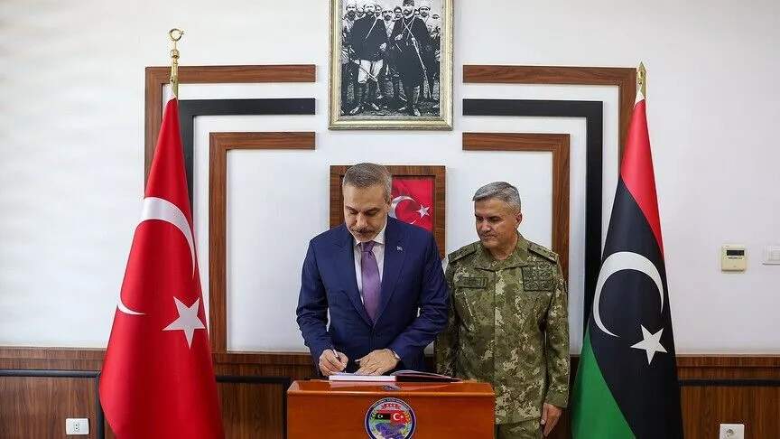 Dışişleri Bakanı Fidan, Trablus'ta TSK Libya Görev Grup Komutanlığını ziyaret etti