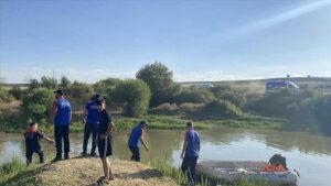 Diyarbakır'da kardeşini ve yakınını kurtarmak isterken nehirde kaybolan genç aranıyor