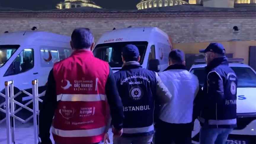 Düzensiz göçmenlere yönelik yılbaşı gecesi düzenlenen Kalkan-6 operasyonunda 121 kişi yakalandı