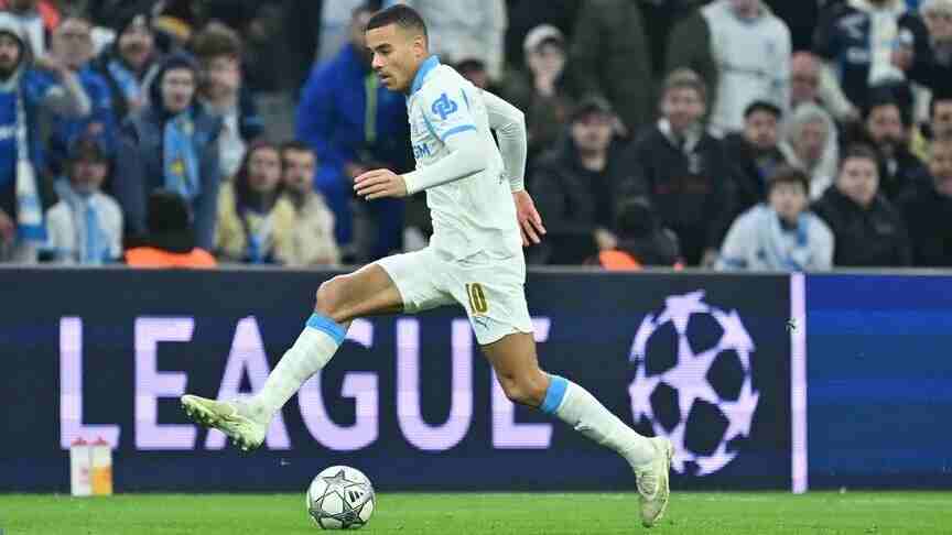 Fenerbahçe, İngiliz futbolcu Mason Greenwood'u kadrosuna kattı