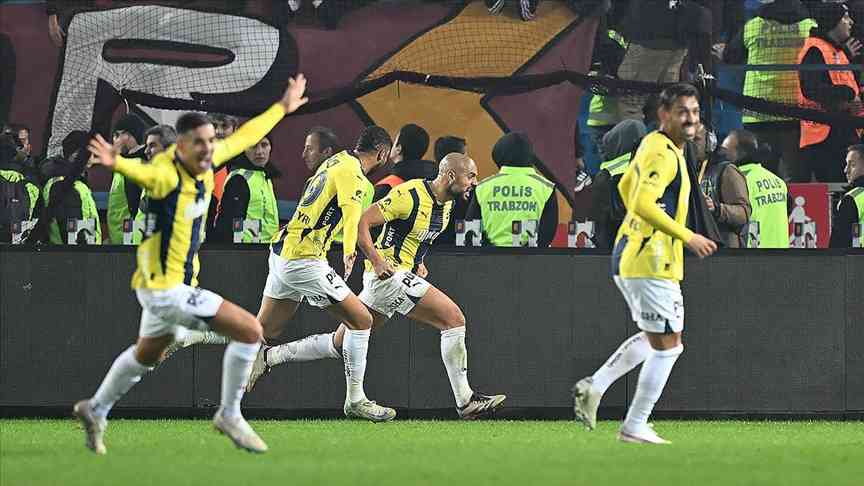 Fenerbahçe, Trabzon'da uzatmanın son dakikasında güldü Trabzonspor 2-3 Fenerbahçe