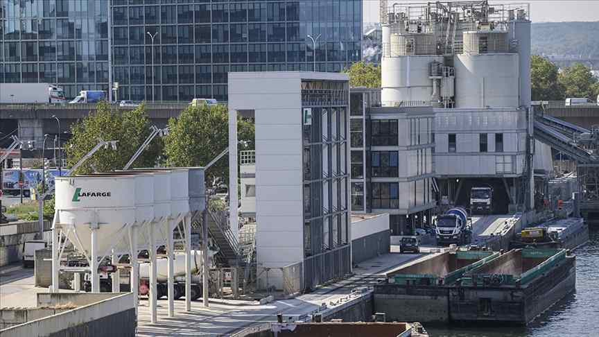 Fransız şirketi Lafarge'ın terör örgütünü finanse etmekten yargılandığı davanın ilk duruşması sona erdi