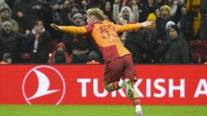 Galatasaray 3 puanı son dakika golüyle aldı Galatasaray 2-1 Gaziantep FK