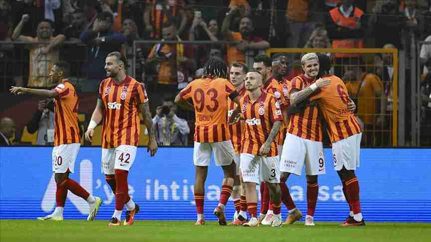 Galatasaray, Beşiktaş derbisini kayıpsız geçti: Galatasaray 2-1 Beşiktaş