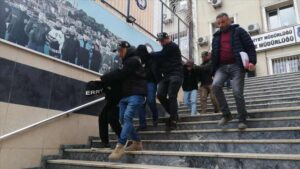 Galatasaraylı futbolcu Aktürkoğlu'nun trafikte tartıştığı 4 kişi yakalandı