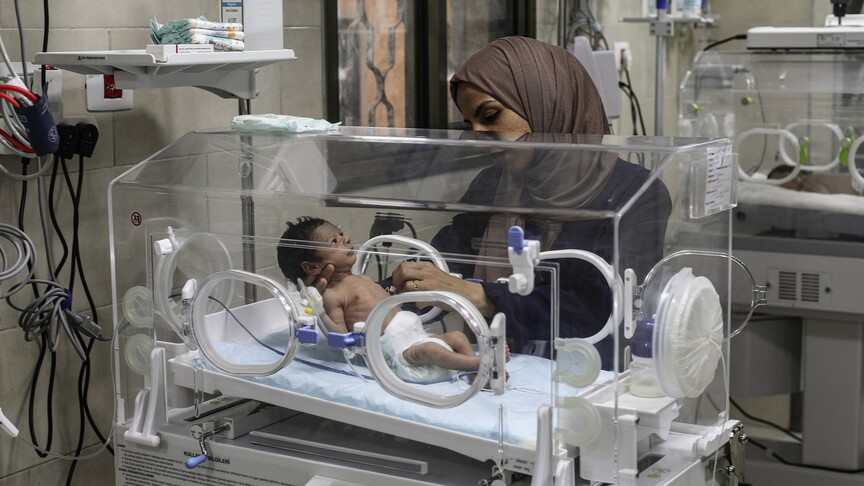 Gazze'deki Sağlık Bakanlığı İsrail, 17 binden fazla hastanın tedavi için yurt dışına çıkışını engelliyor