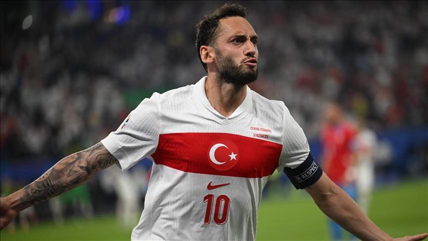 Hakan Çalhanoğlu, üçüncü grup maçlarının en iyi golü kategorisinde aday gösterildi