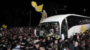 Hamas ile İsrail arasındaki esir takasının üçüncü turunda 110 Filistinli esir özgürlüğüne kavuştu
