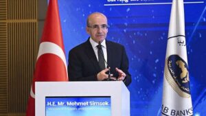 Hazine ve Maliye Bakanı Şimşek Önümüzdeki 3 yıl boyunca enflasyonu düşürmeye devam edeceğiz