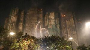 Hong Kong'da sitede çıkan yangında ölenlerin sayısı 94'e yükseldi