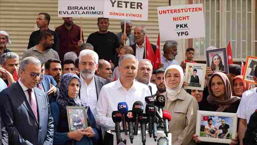 İçişleri Bakanı Yerlikaya (Diyarbakır anneleri) nöbetleriyle 6 yılda 55 terör örgütü mensubu ikna edilerek teslim oldu