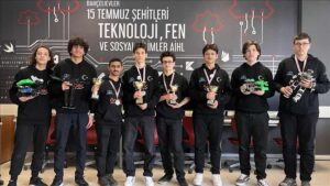 İmam hatip lisesi öğrencileri, Kanada'daki robot yarışmasında dünya şampiyonu oldu