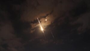 İran İsrail'e gece yarısından bu yana 6 misilleme saldırısı düzenledi