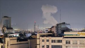 İran'ın başkenti Tahran'da patlamalar meydana geldi