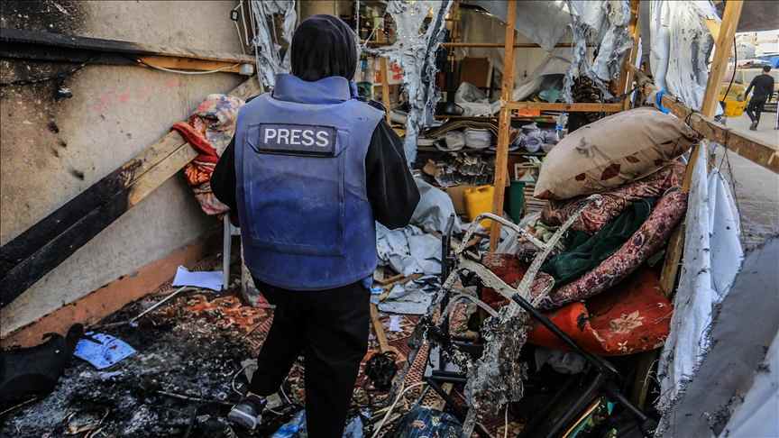 İsrail ordusu Gazze'de gazetecilerin kaldığı çadıra saldırı düzenledi