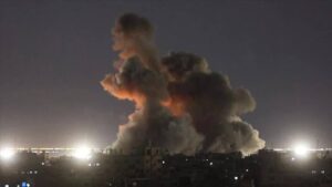 İsrail ordusunun Gazze'de yerinden edilmiş Filistinlilerin çadırını bombalaması sonucu 12 kişi öldü
