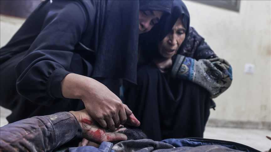 İsrail'in Gazze Şeridi'nin farklı bölgelerindeki saldırılarında 14 Filistinli hayatını kaybetti