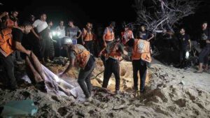 İsrail'in Gazze'de güvenli ilan ettiği el-Mevasi'deki 5 katliamında 217 kişi öldü