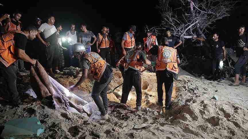İsrail'in Gazze'de güvenli ilan ettiği el-Mevasi'deki 5 katliamında 217 kişi öldü