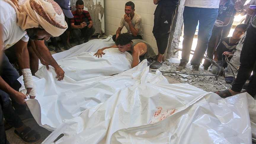 İsrail'in Gazze'ye gece boyunca devam eden saldırılarında en az 21 Filistinli hayatını kaybetti