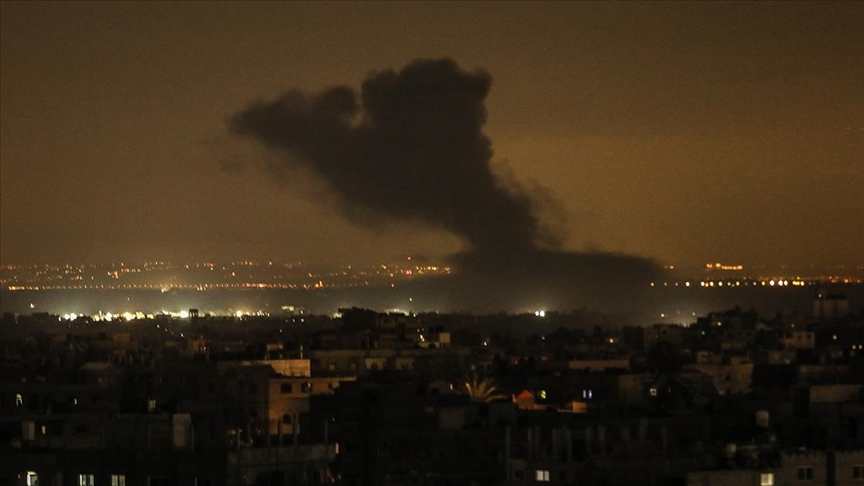 İsrail’in Gazze'ye saldırılarında can kaybı 21 bin 672'ye yükseldi