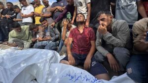 İsrail'in Gazze'ye saldırılarında son 24 saatte 97 kişi hayatını kaybetti