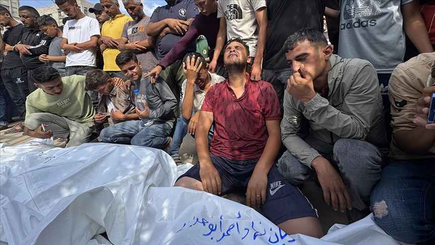 İsrail'in Gazze'ye saldırılarında son 24 saatte 97 kişi hayatını kaybetti