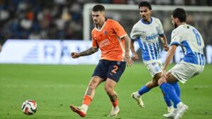 İstanbul Başakşehir, UEFA Konferans Ligi'nde turu Romanya'ya bıraktı