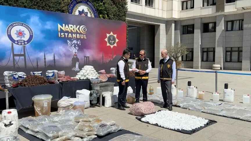 İstanbul merkezli operasyonlarda 1 ton 163 kilogram uyuşturucu ele geçirildi
